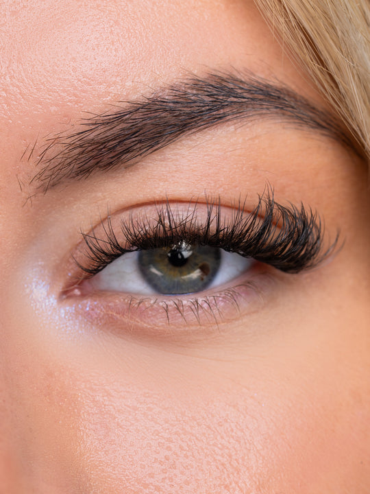 UNIVERSE - OBSESSED LASHES